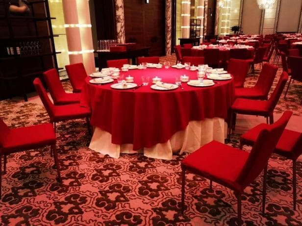 Banquet linen setting at Rosewood Hong Kong