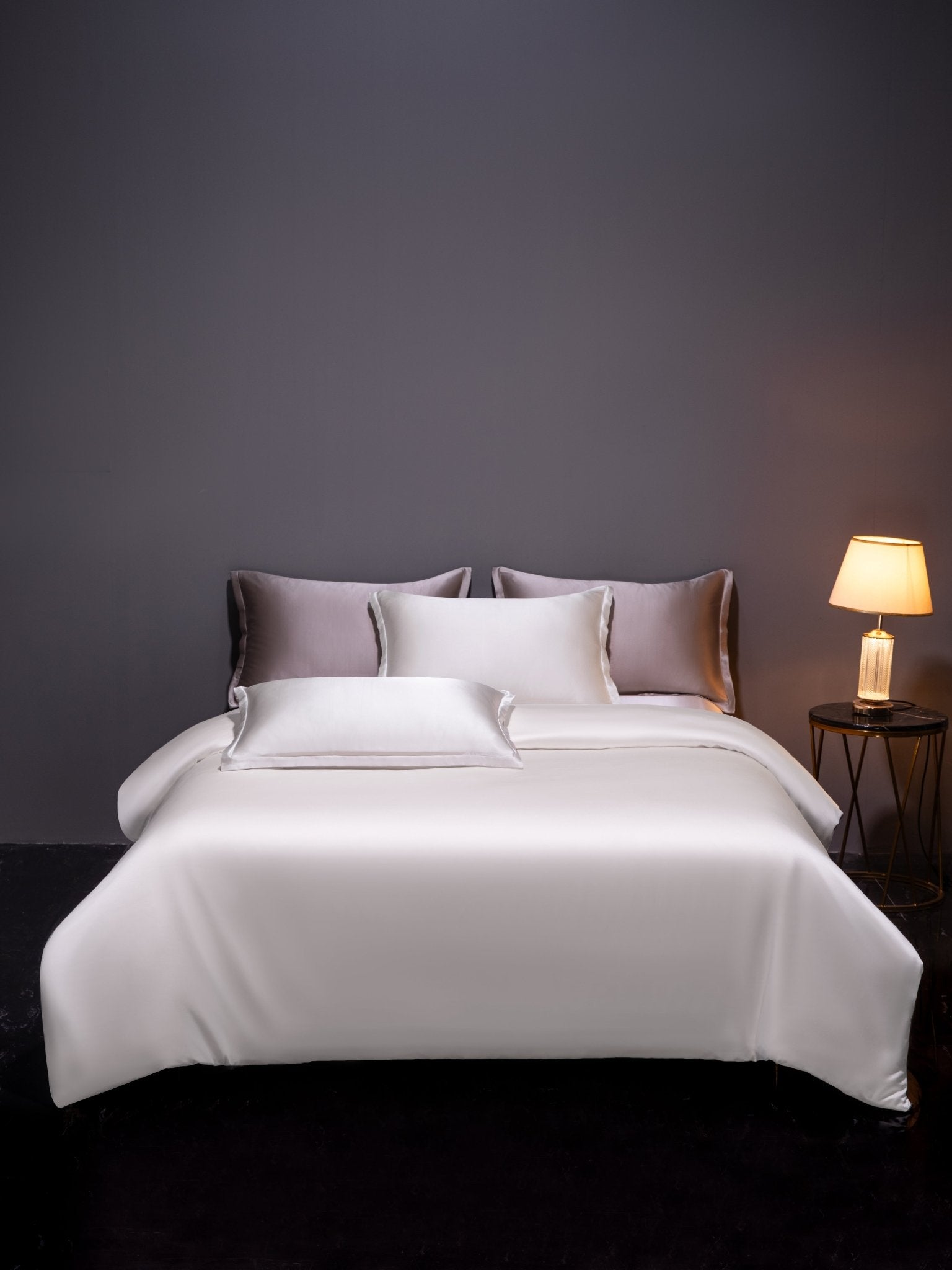 Premium 19 Momme 100% Mulberry Silk Bedding Set 4-Piece | Luxury Hotel Collection - Wholesale Hotel Linen Manufacturer - My Store