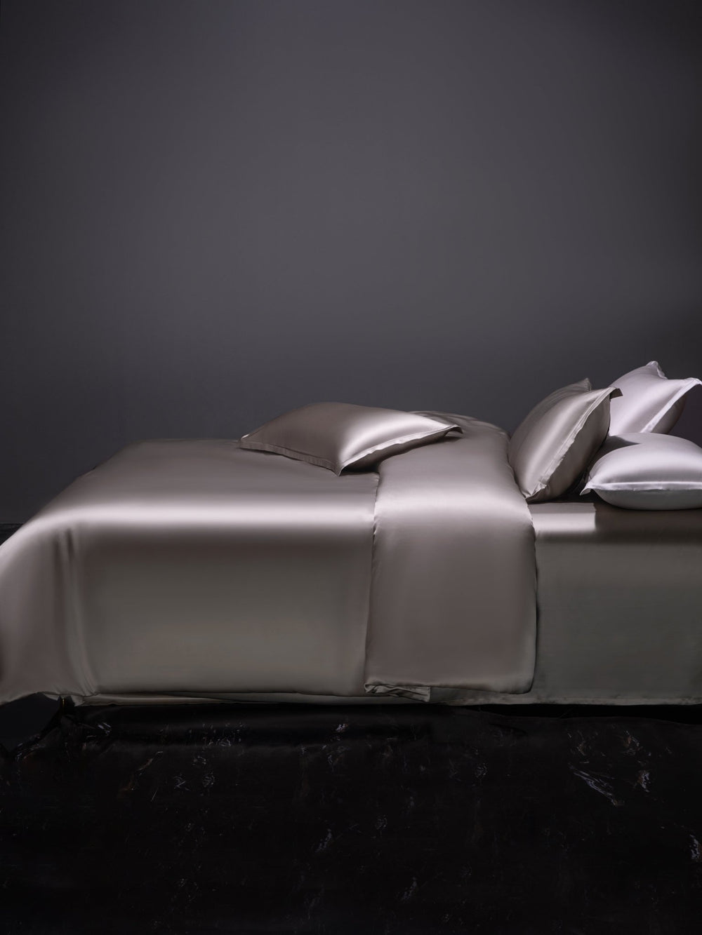 Premium 19 Momme 100% Mulberry Silk Bedding Set 4-Piece | Luxury Hotel Collection - Wholesale Hotel Linen Manufacturer - My Store